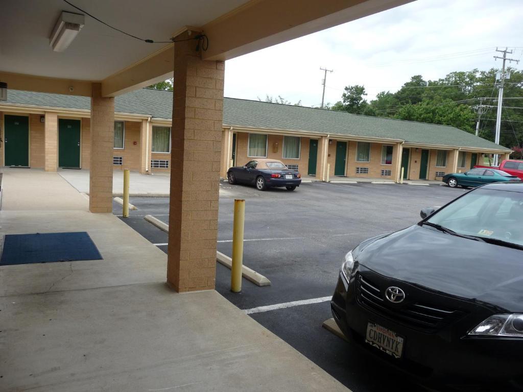 Royal Inn Motel Richmond Brandermill ภายนอก รูปภาพ